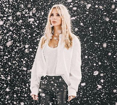 Лобода у новому кліпі під снігом співала про любов до одруженого. ВІДЕО