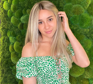 Терлюга у лазні похизувалася м'язистим тілом в купальнику. ФОТО