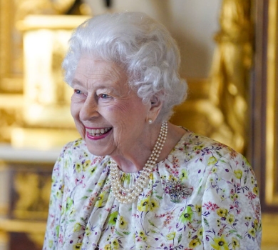 Її Величності 96: королева Єлизавета сфотографувалася з улюбленими кіньми