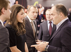 Син Клюєва показав свою мексиканську дружину