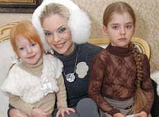 Скрипка відкрив резиденцію Святого Миколая, а Окунська відпочила з дітьми