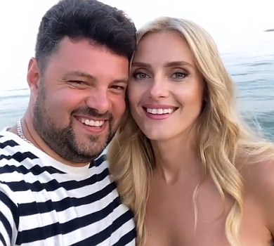 Федишин у 14-ту річницю весілля показалася у ванній в обіймах чоловіка