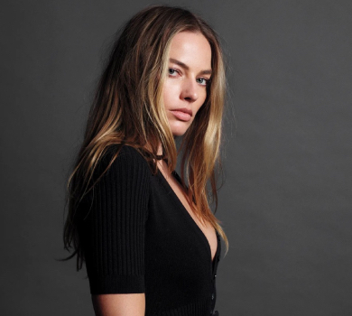 Марго Роббі у відвертій сукні оголила живіт для американського глянцю. ФОТО