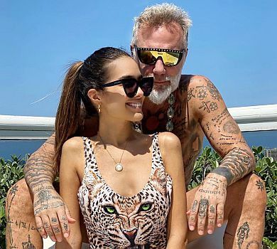 Мільйонер-танцівник Ваккі показав, звідки в ньому стільки тестостерону, а його вагітна кохана - себе в купальнику