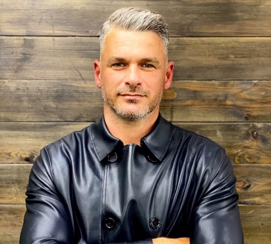 Скільки імен висікли кулі на стінах: Мірзоян представив щемливий Вальс Ірпінь