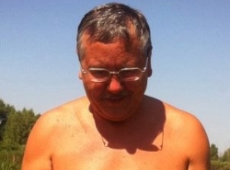 Гриценко з оголеним торсом показав, чим займається зранку на дачі 