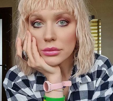 Виття не припинялося: Монро описала своє повернення з кицьками до Києва 