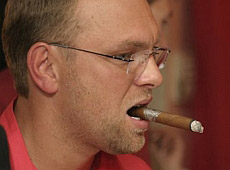 Окунська відвоювала доньок у Власенка