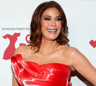 Відчайдушна домогосподарка Гетчер у незвичній лискучій сукні покрасувалася на червоному івенті