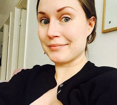 Ногоселфі та дитина на циці: що постить наймолодша і найінстаграмніша прем'єрка Фінляндії