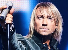 Винник розкрив секрет свого волосся та розказав про догляд за лицем