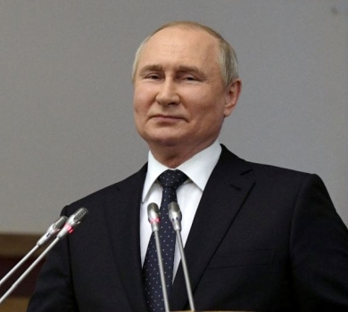 путіна на пологах не було: швейцарське видання довідалося, де і як народжувала Кабаєва