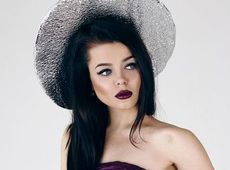 Гросу начепила на ноги фольгу і стала обличчям бренду. ФОТО