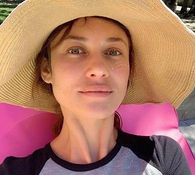 39-річна Куриленко показала личко без мейкапу і фігурку в купальниках