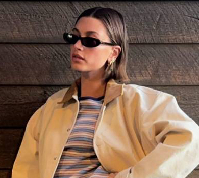 З шафи чоловіка: дружина Бібера попозувала в його спідньому