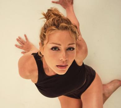 Кароль у трусиках та майці оголосила новий альбом  