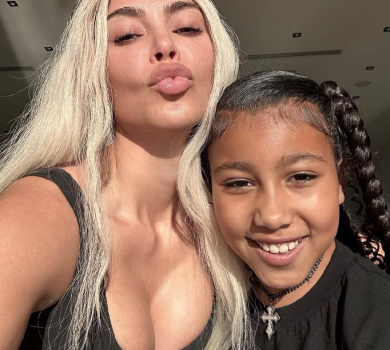 НЛОшне обличчя та зізнання в любові: Кардашян із дочкою зворушили відео у ТікТок