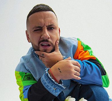 Monatik на честь 35-річчя випустив кліп, де показав синів і себе підлітка