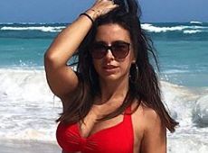 Лорак у купальнику посвітила пресом серед мексиканських пальм. ФОТО