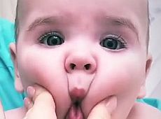 Гросу вперше показала обличчя малого братика. ФОТО