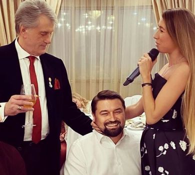 Дочка та невістка Ющенка привітали його з 66-річчям сімейними ФОТО 