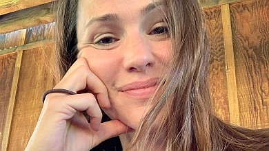 Кулінарка-вогонь: Дженніфер Гарнер мало не підпалила свою кухню. ВІДЕО