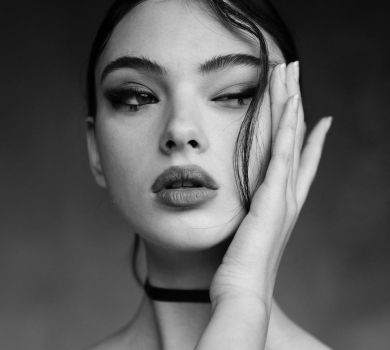 Дочка Белуччі та Касселя знялася топлес та з неголеними пахвами. ФОТО