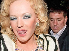 Пасинок Семенюк пішов у ресторан у спортивках, а на ніжки Монро заглядалися