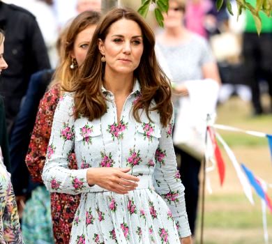 Міддлтон у сукні в троянди за $2,2 тисячі потусила з дітьми на майданчику