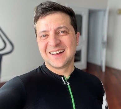 Зеленський на тлі спортінвентаря привітався з заздрісниками