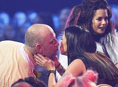 На М1 Music Awards Каменських цілувалася з Дорофеєвою, а Потап – з екс-дружиною