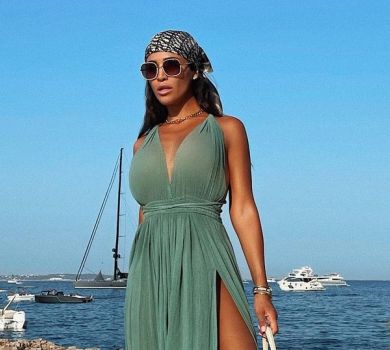 Дімопулос похвалилася засмаглим тілом в купальнику та здійсненням мрії про Елтона Джона 