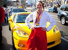 Брат Рудьковського зніс зупинку в ДТП у Києві. ФОТО авто