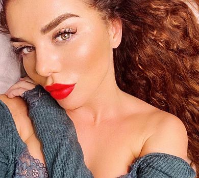 Лижниця Седокова в американських горах показала тіло у спідньому