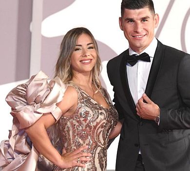 Жінка Маліновського вигуляла на хідник Венеційського фестивалю сукню власного бренду