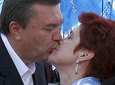 Всеядна дружина Ющенка, співоча Янукович та терплячий пташник Тимошенко
