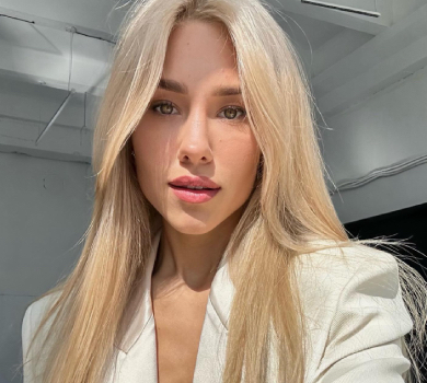 Ніжки підкосились: Квіткова показала, як стрибнула в прірву