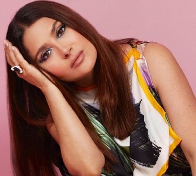 Хаєк у леопардовому монокіні показала апетитні форми біля басейну. ФОТО