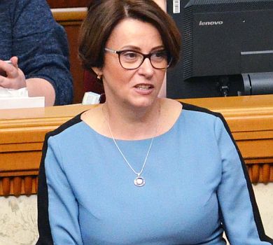 Депутатка від БПП Южаніна вигуляла в Раду сумку за 115 тисяч 