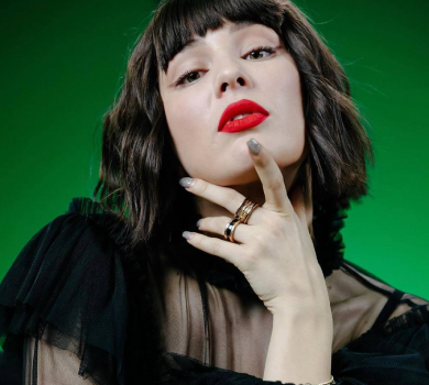 Maruv у сукні з високим розрізом уперше вийшла в люди після пологів