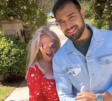 Розлучення скасовується: Спірз продемонструвала палкий цілунок із чоловіком. ВІДЕО