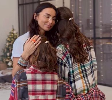 Арістови з дітьми влаштували різдвяну зйомку в домашній атмосфері. ВІДЕО