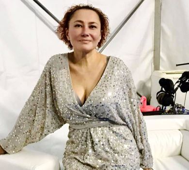 Нереальні болі, параліч м'язів половини обличчя: Мозгова розказала, з якою хворобою бореться