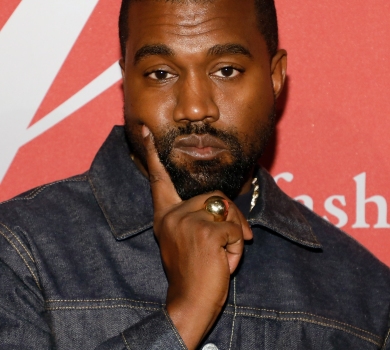 Попа не як у Кім: нова дружина Каньє Веста засвітилася в провокаційному голому аутфіті