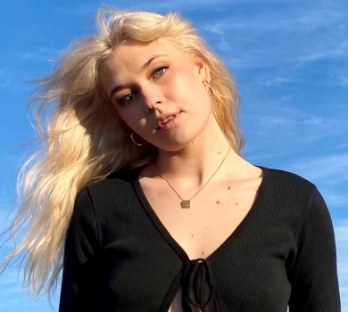 Я народилася в найкращій країні в світі: донька Брежнєвої з нагоди 21-річчя присвятила щемливий допис Україні