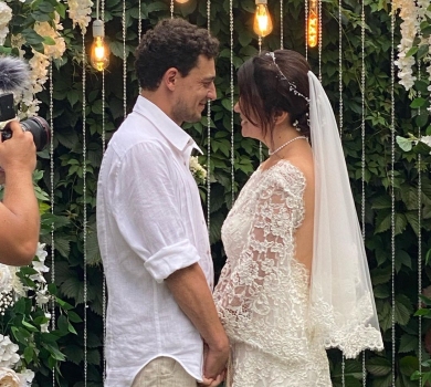 Любов переможе: Синельников зіграв весілля в домі в Бучі, де ховався в підвалі під час російської окупації