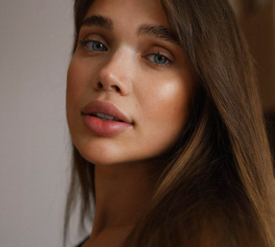 Чоловік зі мною не говорить: Саша Бо здивувала новою зачіскою