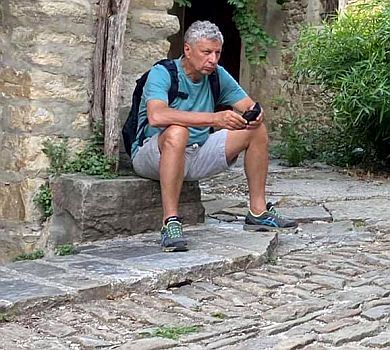 Бойко вигуляв туристичний кежуел-лук на відпочинку в Хорватії