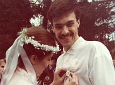 Тягнибок показав, як його вусатого женитися везли. ФОТО