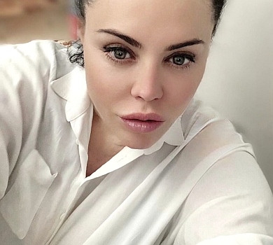 57-річна Байрак посвітила пишним бюстом у хімчистці: В погляді ніякого сексу